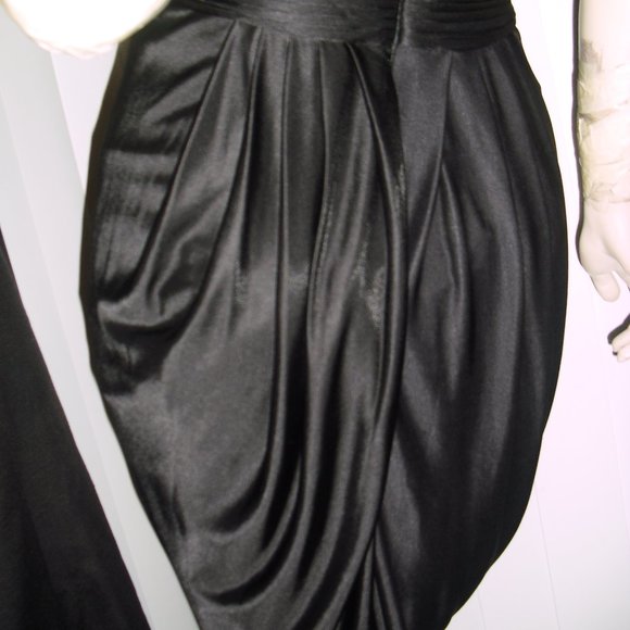 BCBG,black,ruched,off shoulder,ruffled srap,large bow,draped tulip skirt,UNIQUE - Picture 7 of 8